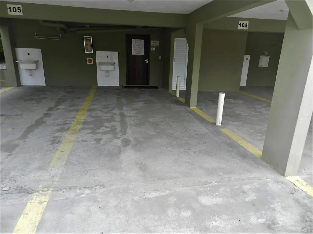 Residencial Jardim Palmeiras Bombinhas 0*,  Brasil