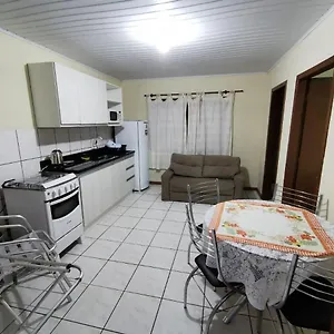Casa de Férias Kitnet 70m De, Bombinhas